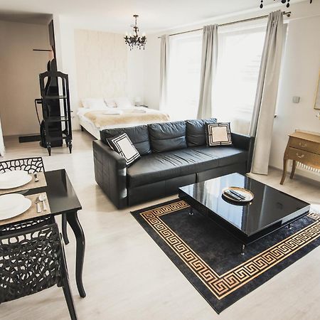 Zara Luxury Apartments The Absolute Center Of ชิลินา ภายนอก รูปภาพ