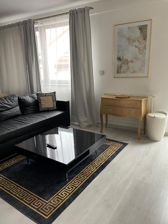 Zara Luxury Apartments The Absolute Center Of ชิลินา ภายนอก รูปภาพ