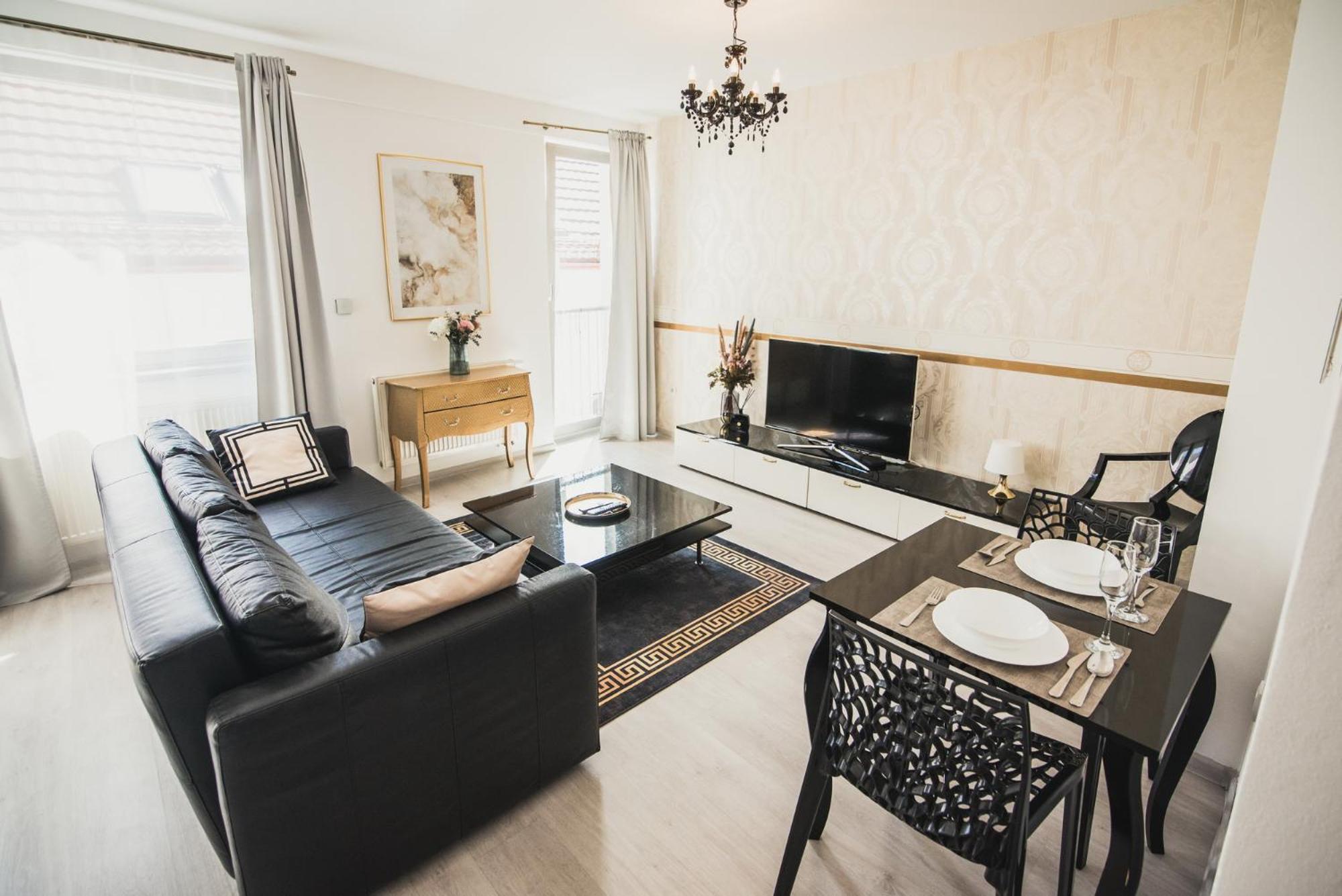 Zara Luxury Apartments The Absolute Center Of ชิลินา ภายนอก รูปภาพ