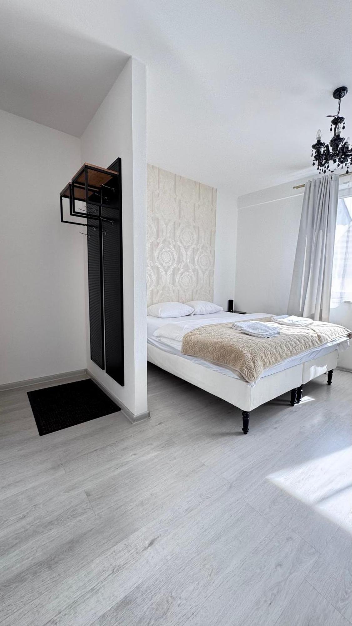Zara Luxury Apartments The Absolute Center Of ชิลินา ภายนอก รูปภาพ